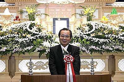 祝辞を延べる白谷市長